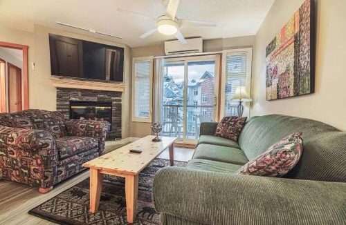 Canmore Apartment | Cozy 2BR-5BD Suite - Mountain Views - Htd Parking