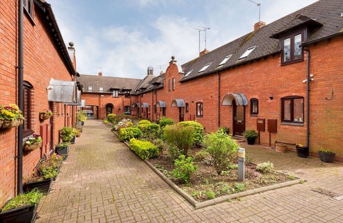 Leamington Spa House | CV32 6PX 11 Grange Mews Leamington Spa · Spacious & Comfortable 3Bed, Leamington Spa | Pass The Keys