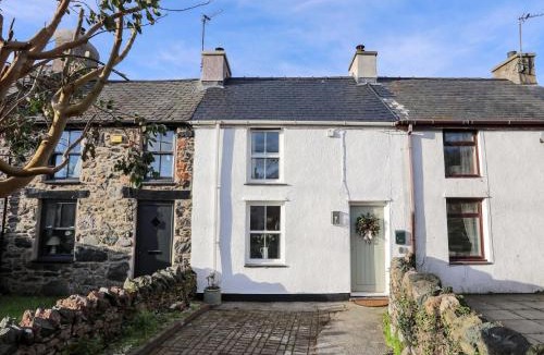Dwyran House | Cwrt