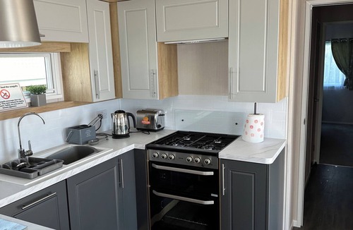 Exmouth Cottage | DEVON CLIFFS HOLIDAY PARK - TW89, family friendly in Exmouth