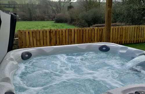 Morebath House | Devon Holiday Home. nHot Tub, Play Area & games Room Country Views. n12 Guests