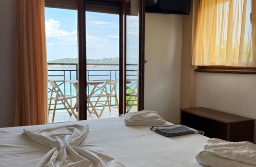 Koinira Apartment | Dolphins House