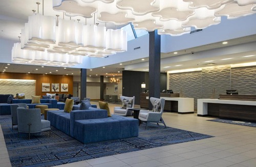 Jasper Place Hotel | DoubleTree by Hilton West Edmonton