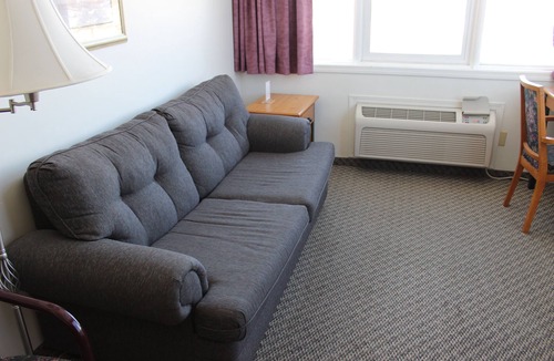 Jasper Hotel | Downtown Jasper Suite Beautiful Views
