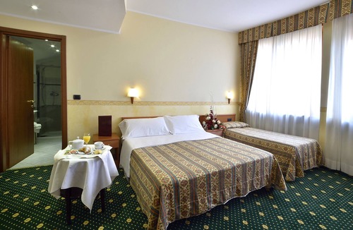 Druento Hotel | Dropiluc