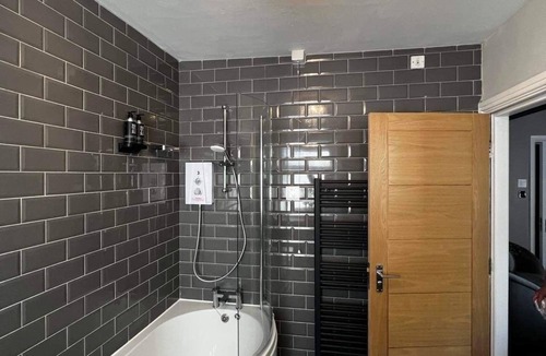 Holmfirth Hotel | Elephant & Castle