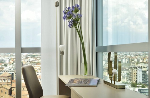 Centro Direzionale Apartment | Executive three-room apartment with city view - Torre Galfa | ONE Experience