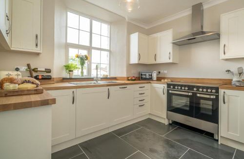Llandwrog House | Ficerdy