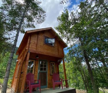 Nelson Ski Chalet | Funky Bunky