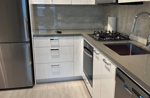 Grange Park Condo | Furnished Downtown Toronto Condo next to Mt Sinai, Ocadu and U of T.