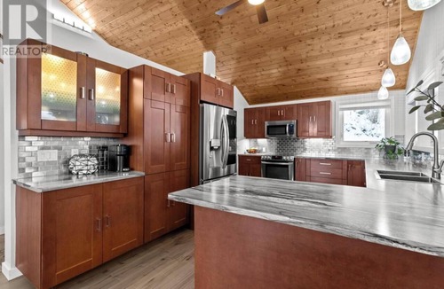Anglemont House | Golf Course Oasis