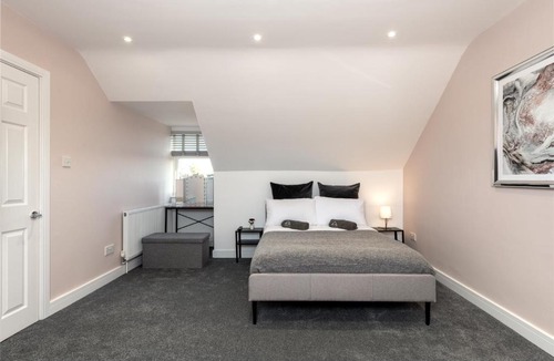 Gillingham Apartment | Grain projects stay Quiet Reliable - Apartment D