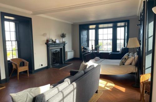 Old Town Apartment | High St Flat