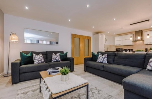 Chinatown Apartment | Host & Stay | Knight Street Place