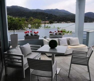 Thasos Town Apartment | Hotel George suite 1