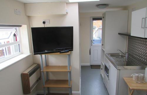 Arbury Apartment | Independent two bed en-suite annex, close to city