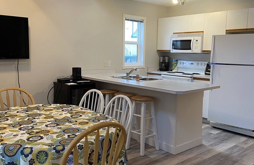 Sicamous House | Lake Side, Private Beach, Boat Slip, Gated Community on Mara Lake, BC