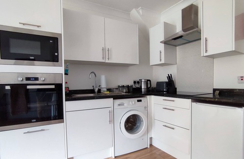 Docklands Apartment | London Excel Studio with Parking