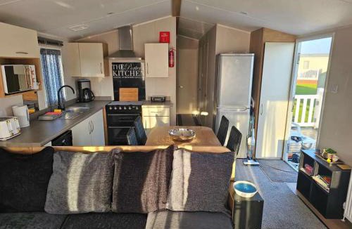 Selsey House | Luxury Chichester caravan Seaside Retreat