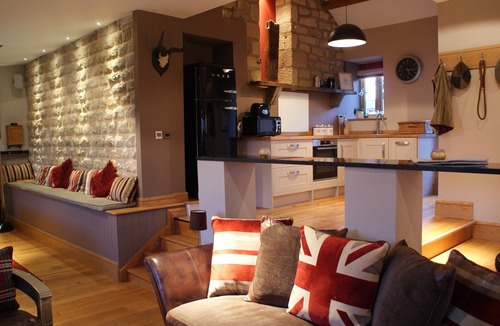 North Rigton House | Luxury Peaceful Barn Conversion Sleeps 4 Amazing Views Harrogate 5* COW SHED