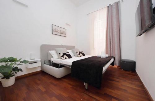 Esquilino Apartment | Maison Florienne