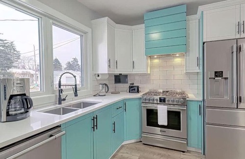 Calgary House | Modern 3BR Suite Steps to C-Train Near Zoo & DT