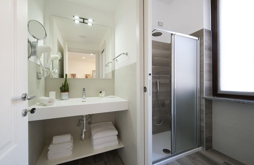 Monza House | Monza City Rooms & Studios