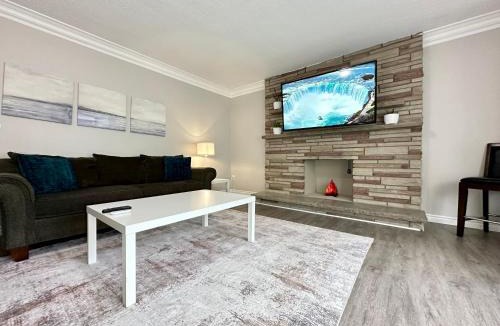 Glenridge House | Mountain View Suite - Sleeps 6