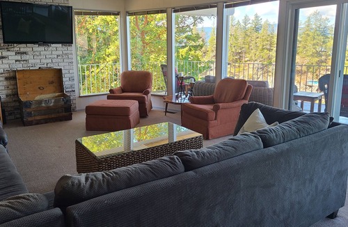 Irvines Landing House | Oceanfront Vacation Home