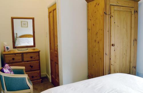 Orston House | Ostlers Cottage
