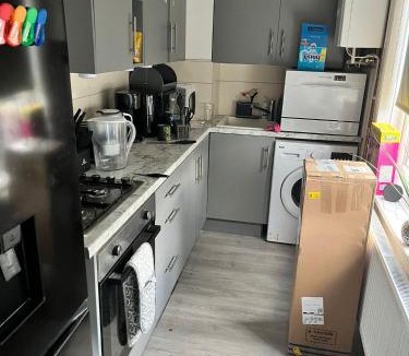 Bognor Regis House | Private Double Room near Bognor Beach!
