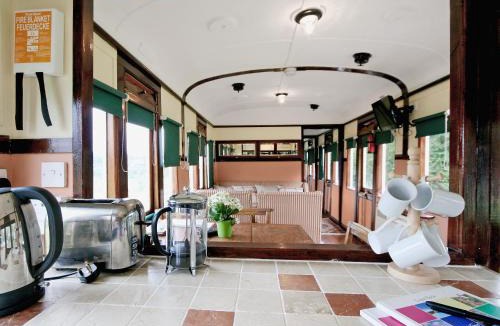 Stowmarket House | Railway Carriage Two - E5601