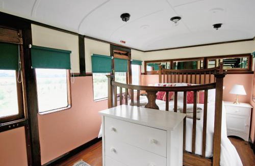 Stowmarket House | Railway Carriage Two - E5601