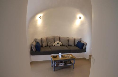Exo Gonia House | Santorini Cave Suite