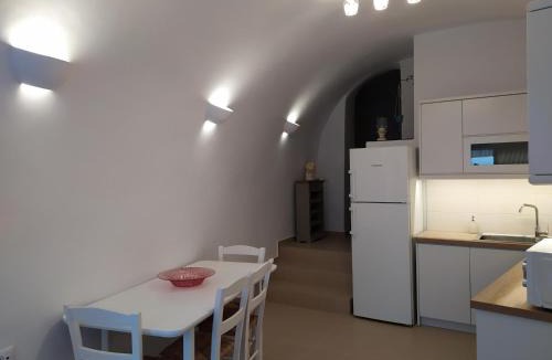 Exo Gonia House | Santorini Cave Suite