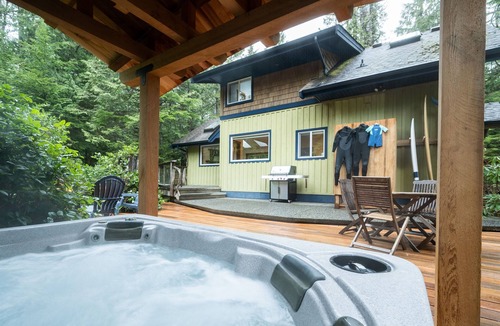 Tofino House | Skylight Cottage- Mackenzie Beach, Private Hot Tub