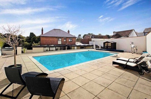 Dawlish House | Spacious House - Pool, Games Room, Private Parking