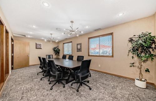 Stony Plain Hotel | Stony Plain Inn & Suites