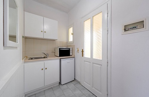 Roda Apartment | Studio 'Alexandros Studios 7' with Shared Pool, Wi-Fi and Air Conditioning