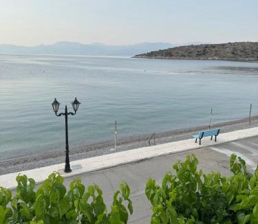 Sarakiniko Apartment | Studios on the beach