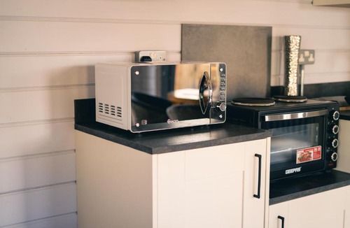 Cromer House | The Snug, Cromer, a short walk to the beach.