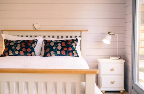 Cromer House | The Snug, Cromer, a short walk to the beach.