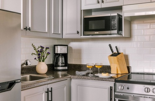 Davie Village Apartment | The Sunset Hotel West End