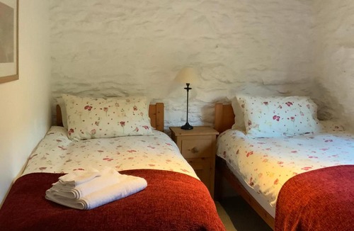 Llanycil House | Tithe Barn 2 - Abercelyn Cottages - Llanycil - Bala - LL23 7YF - UK