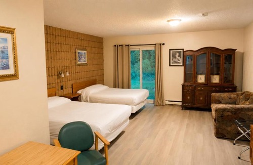 Wiarton Hotel | Top Notch Motel