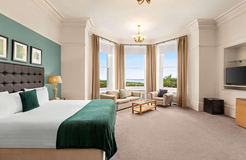 Par Hotel | Trenython Manor