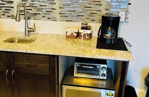 Sage Hill House | Two Brbasement Suite