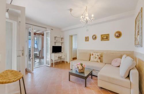 Ripa-Pozzi-Ponterosso Villa | Villa Aurora