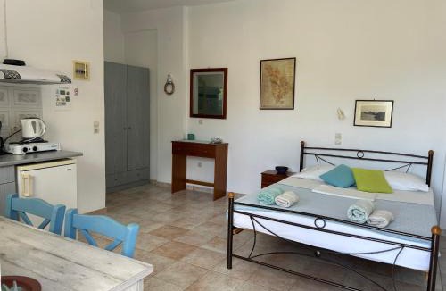 Vathi Apartment | Villa Costa Studios