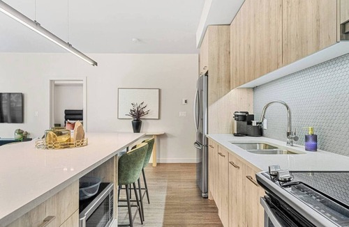 Whyte ave Condo | Walk to Whyte Ave, river views, and UofA Hospital from your cozy suite